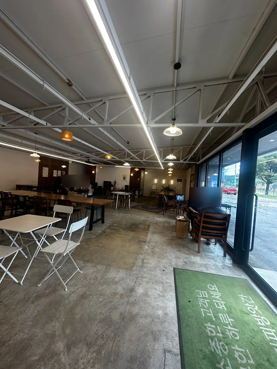Spacious, clean interior of MIMI Coffee Mill