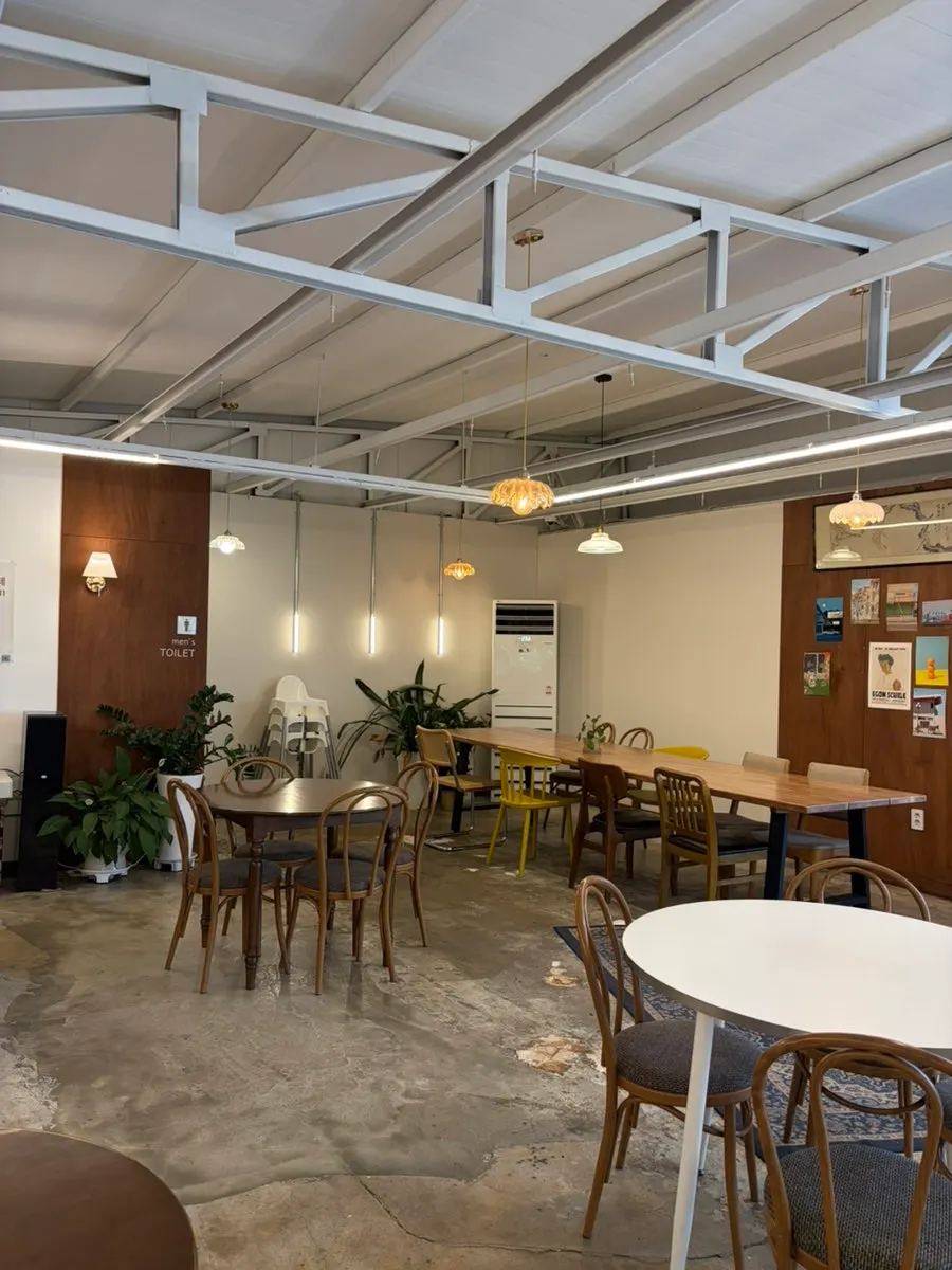Spacious interior of MIMI Coffee Mill