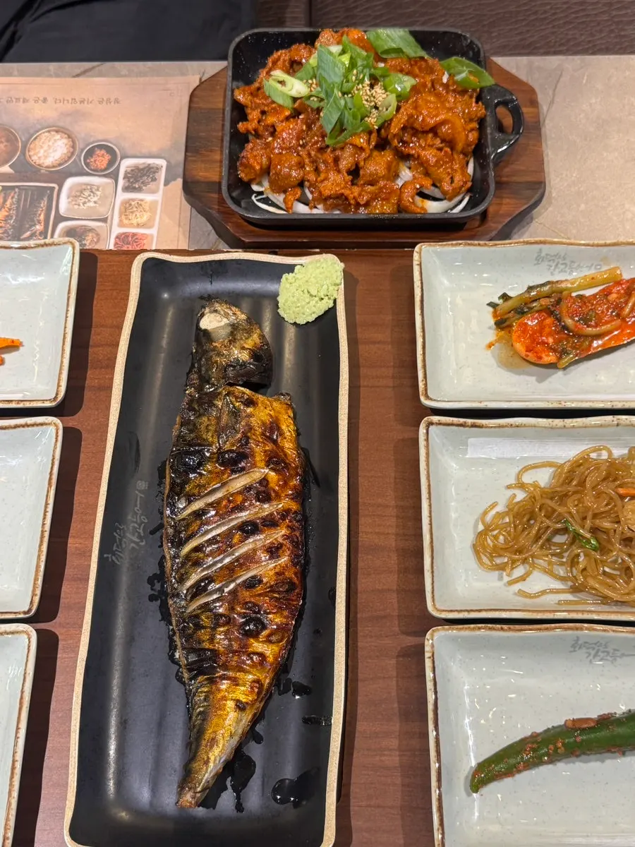 Table set with the basic side dishes