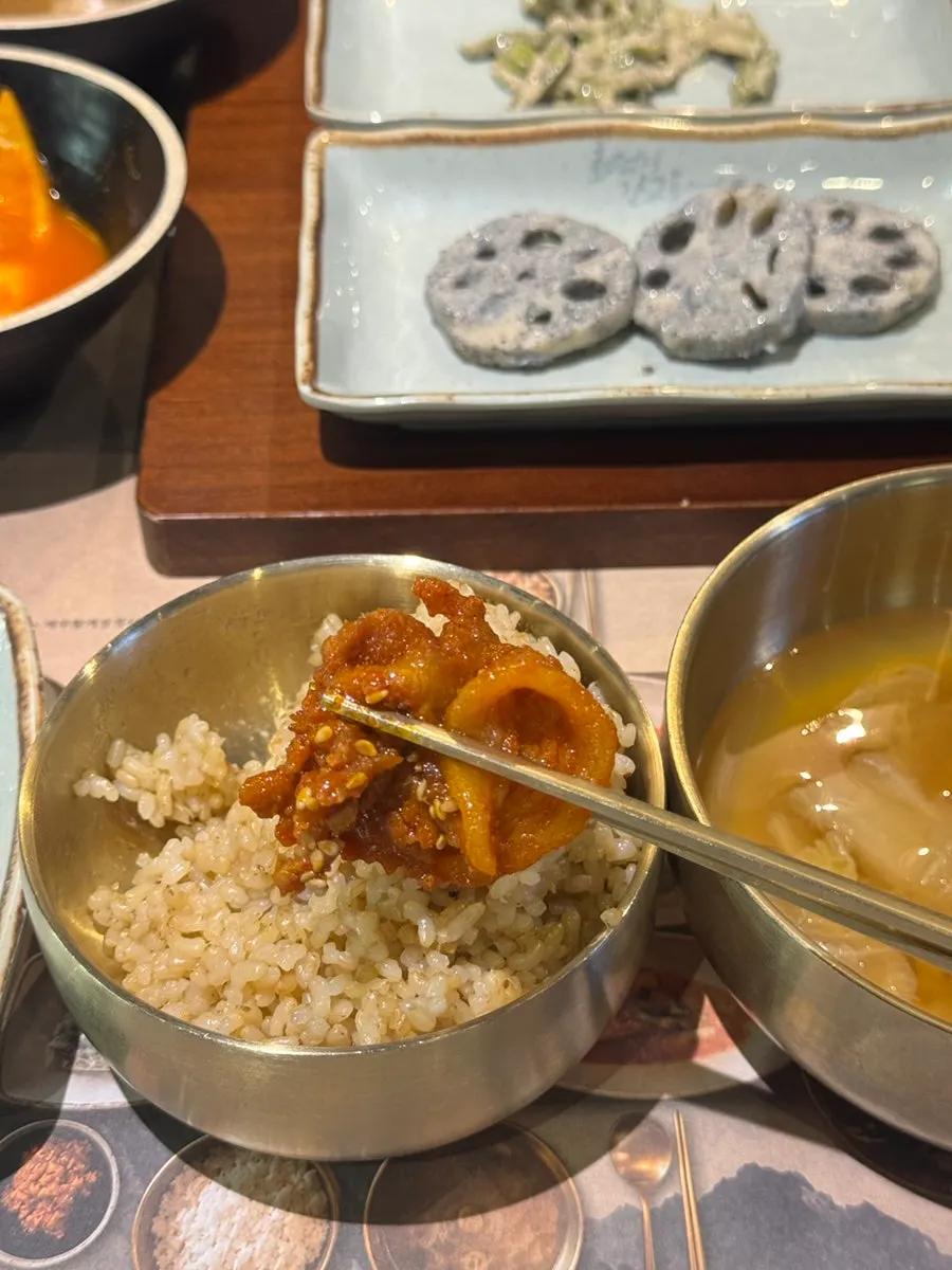 Fire-grilled pork bulgogi served over onions