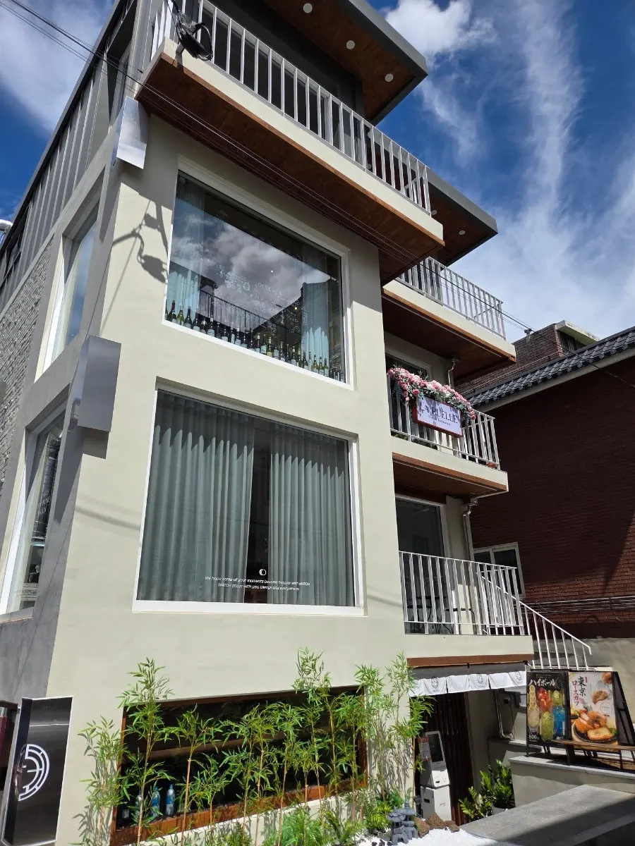 Exterior of Dangke Donkatsu in the semi-basement of a standalone building