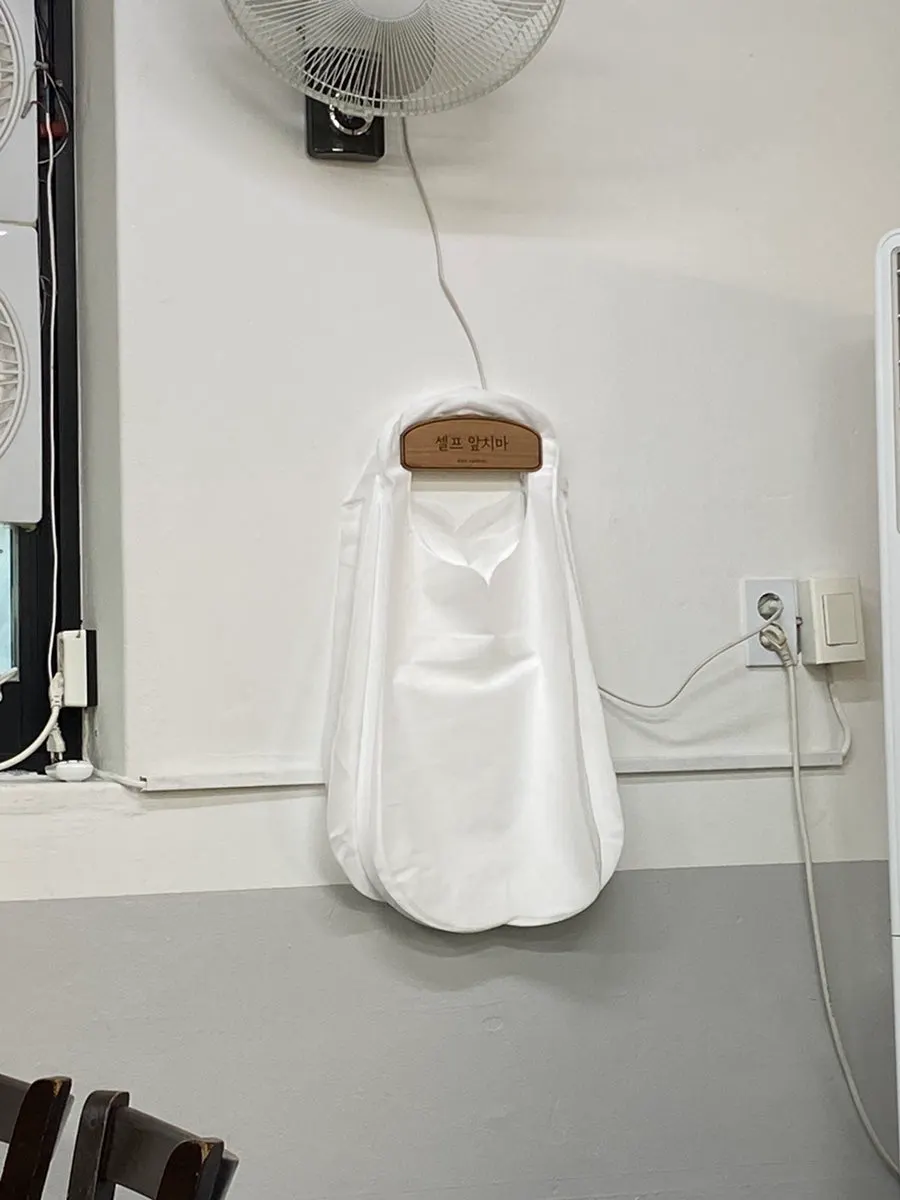 뼈해장국과 감자탕이 적힌 메뉴판