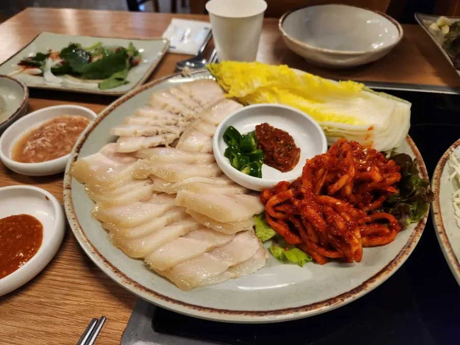 A full table spread of dinner at Cheongun Bossam Dangsan Branch
