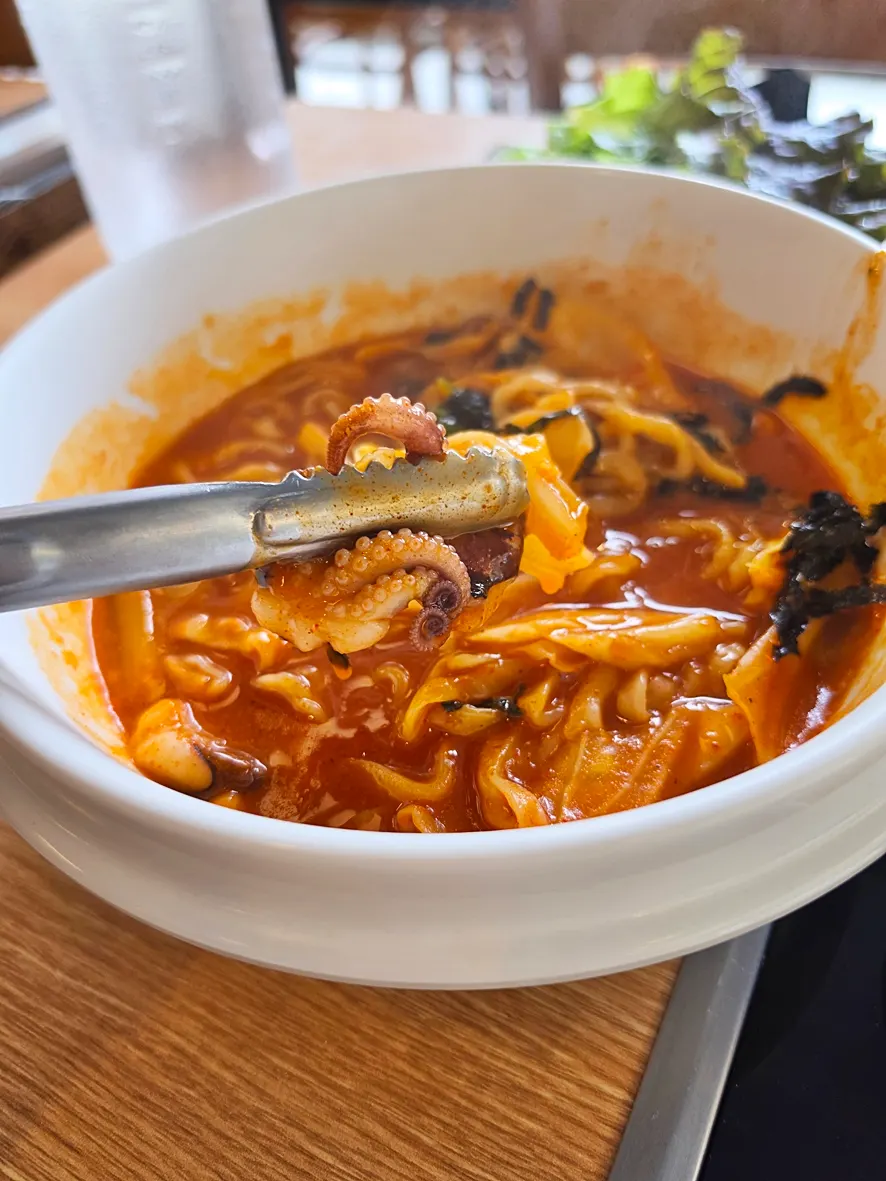 Springy octopus pieces inside the maem kalguksu