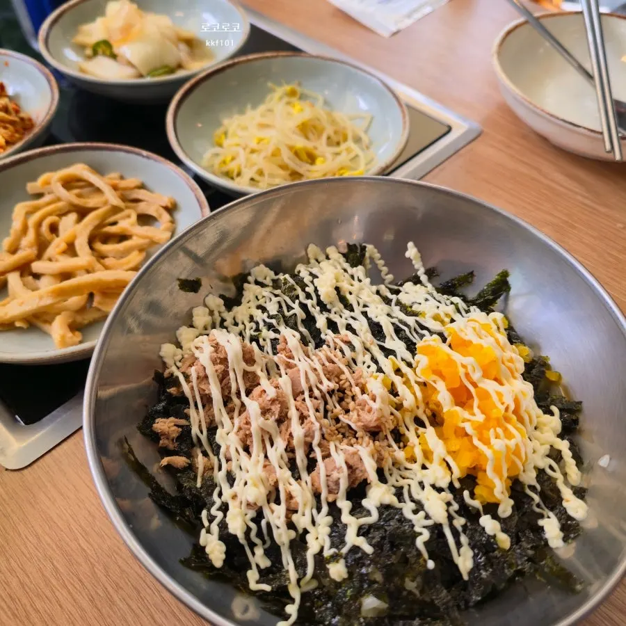 보쌈과 국수 세트 메뉴