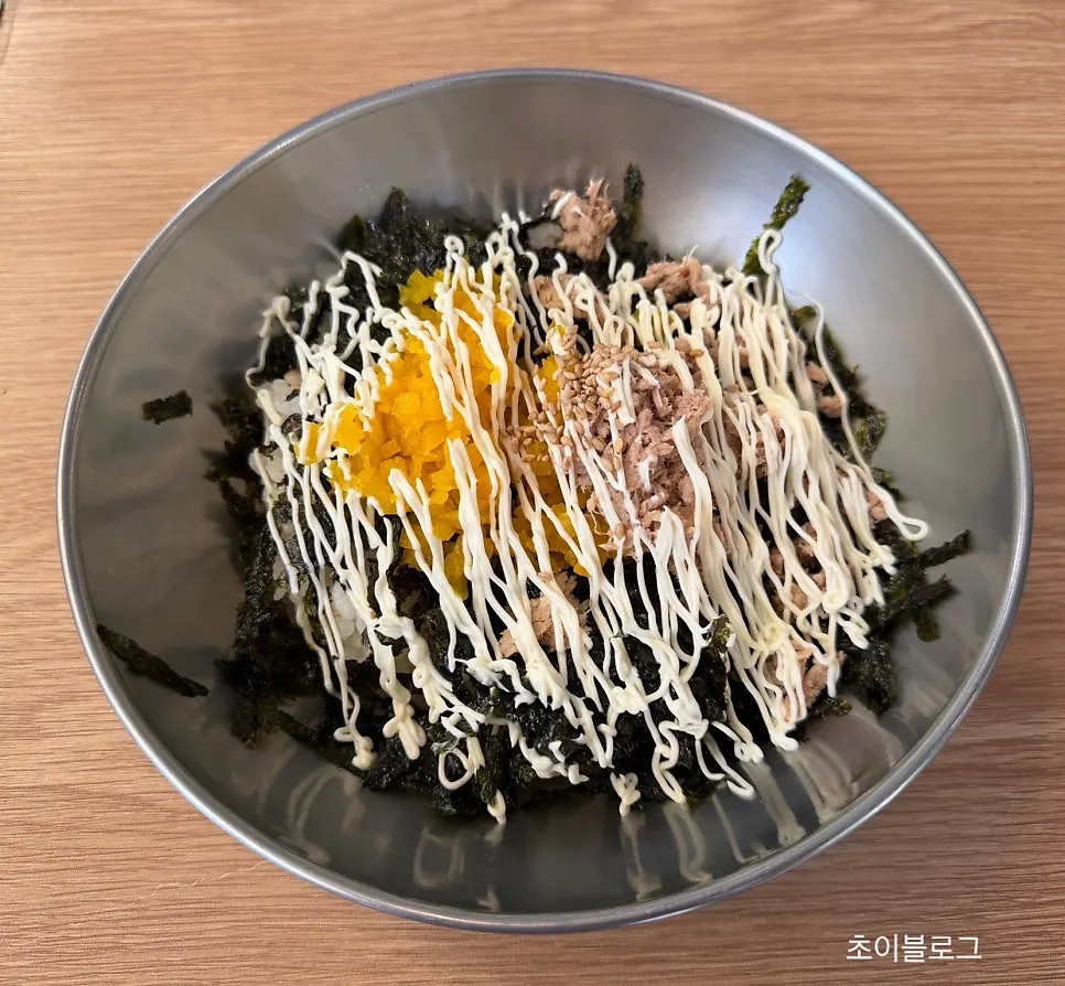 Self-serve bar for refilling side dishes