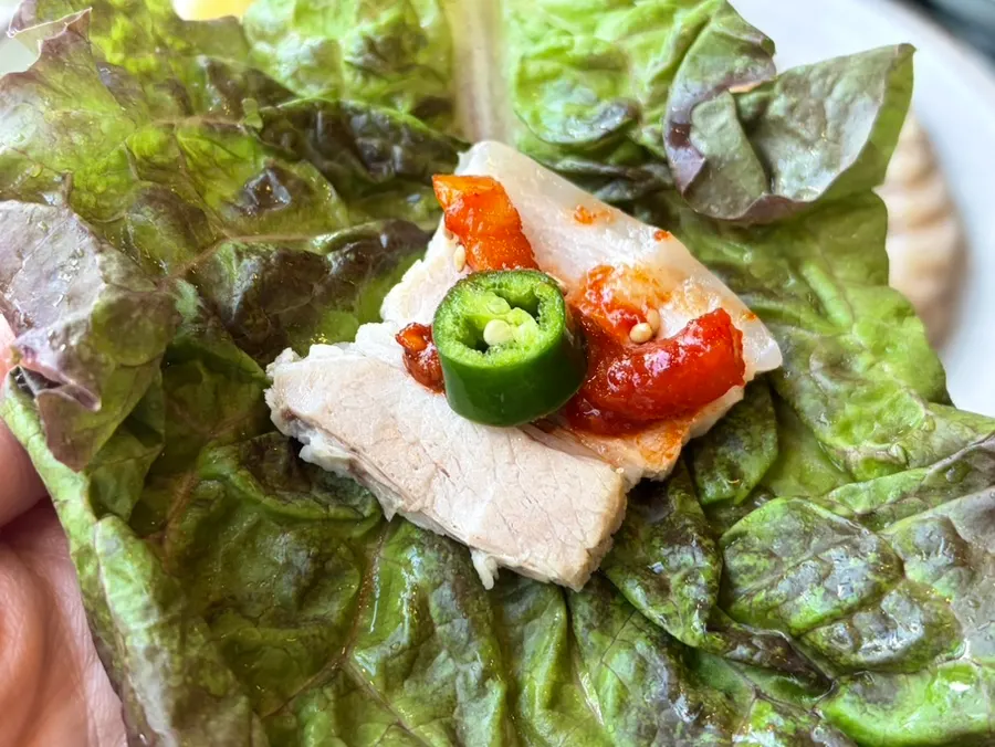 A generous plate of five-layer bossam