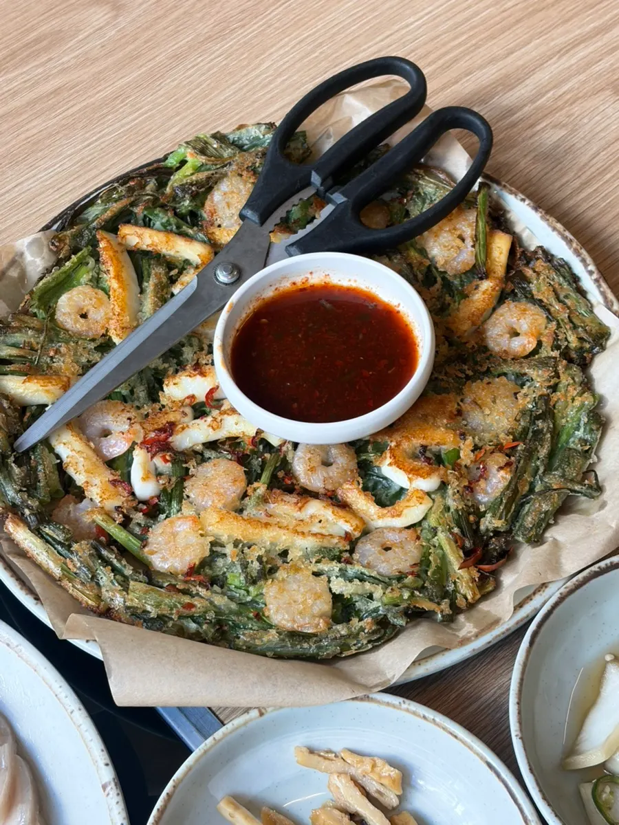 Crispy fried seafood pancake at Cheongun Bossam