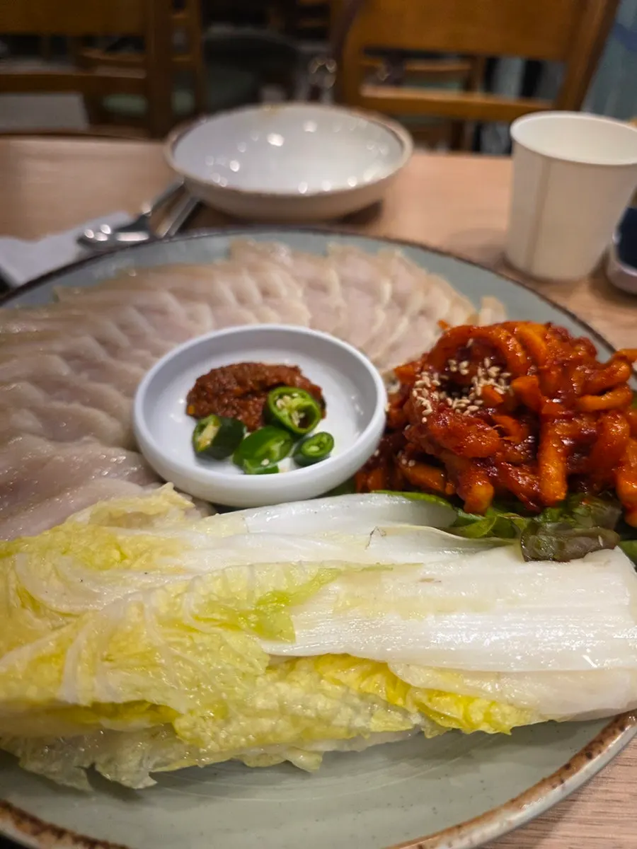 오겹보쌈 고기 접시