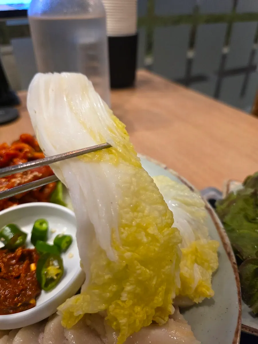 살코기와 비계가 고른 보쌈 수육