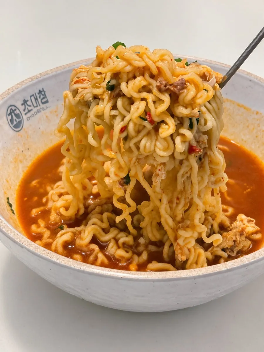 Eolkeun-i ramyeon ordered to finish the meal