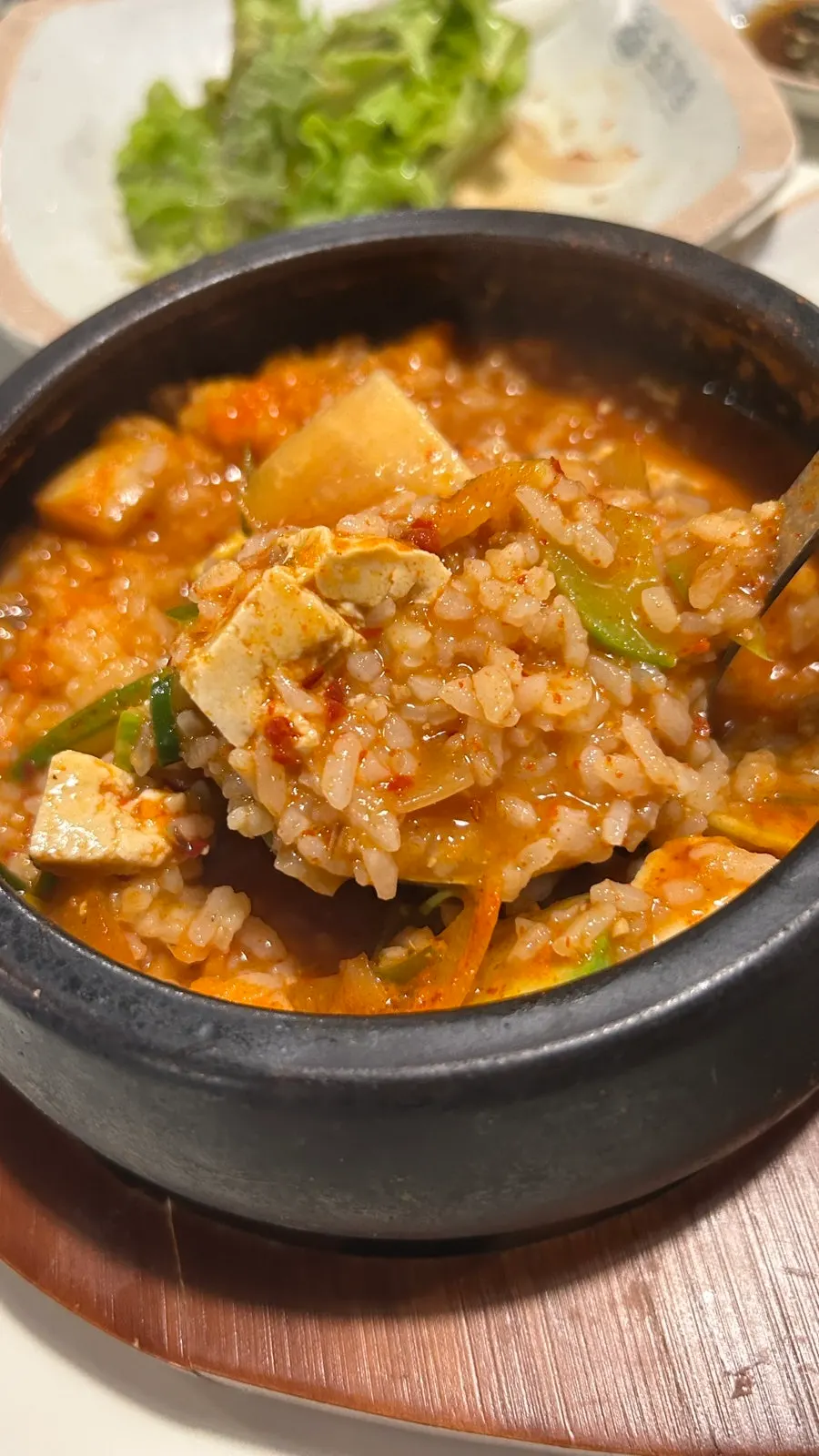 Mixing rice into the doenjang sulbap