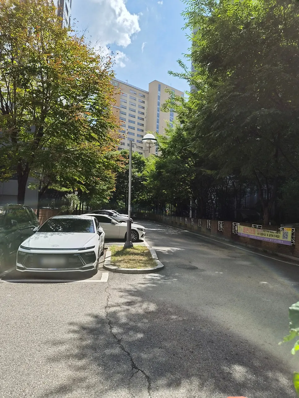 삼성래미안상가 전용 주차장과 상가 연결 출입구