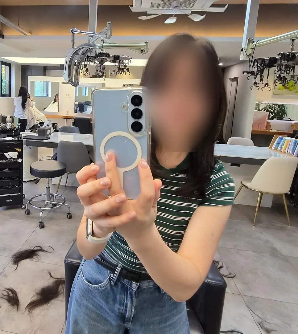 드라이로 마무리한 중단발 레이어드컷