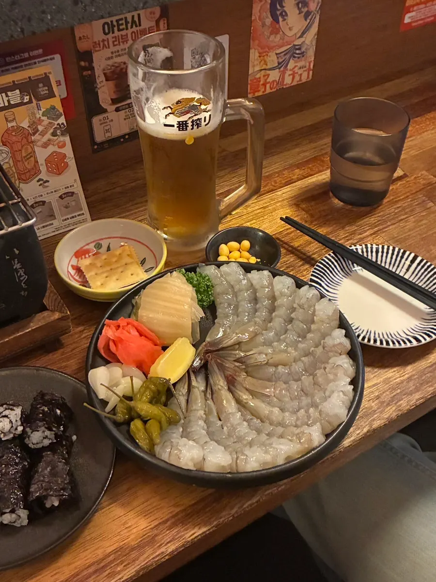 생새우회와 소금김밥 조합