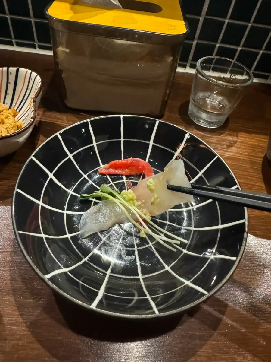 간장에 찍은 카켄 숙성 사시미
