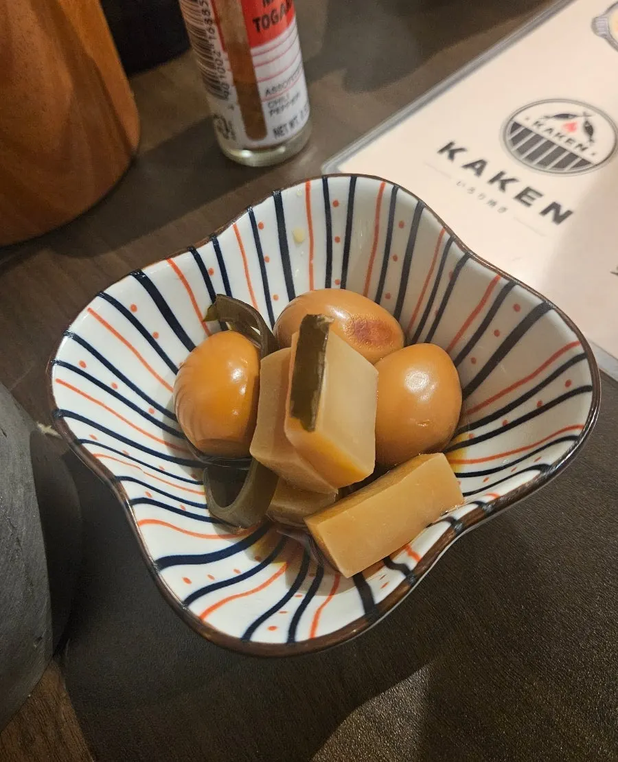 Seating and overall atmosphere at Kaken