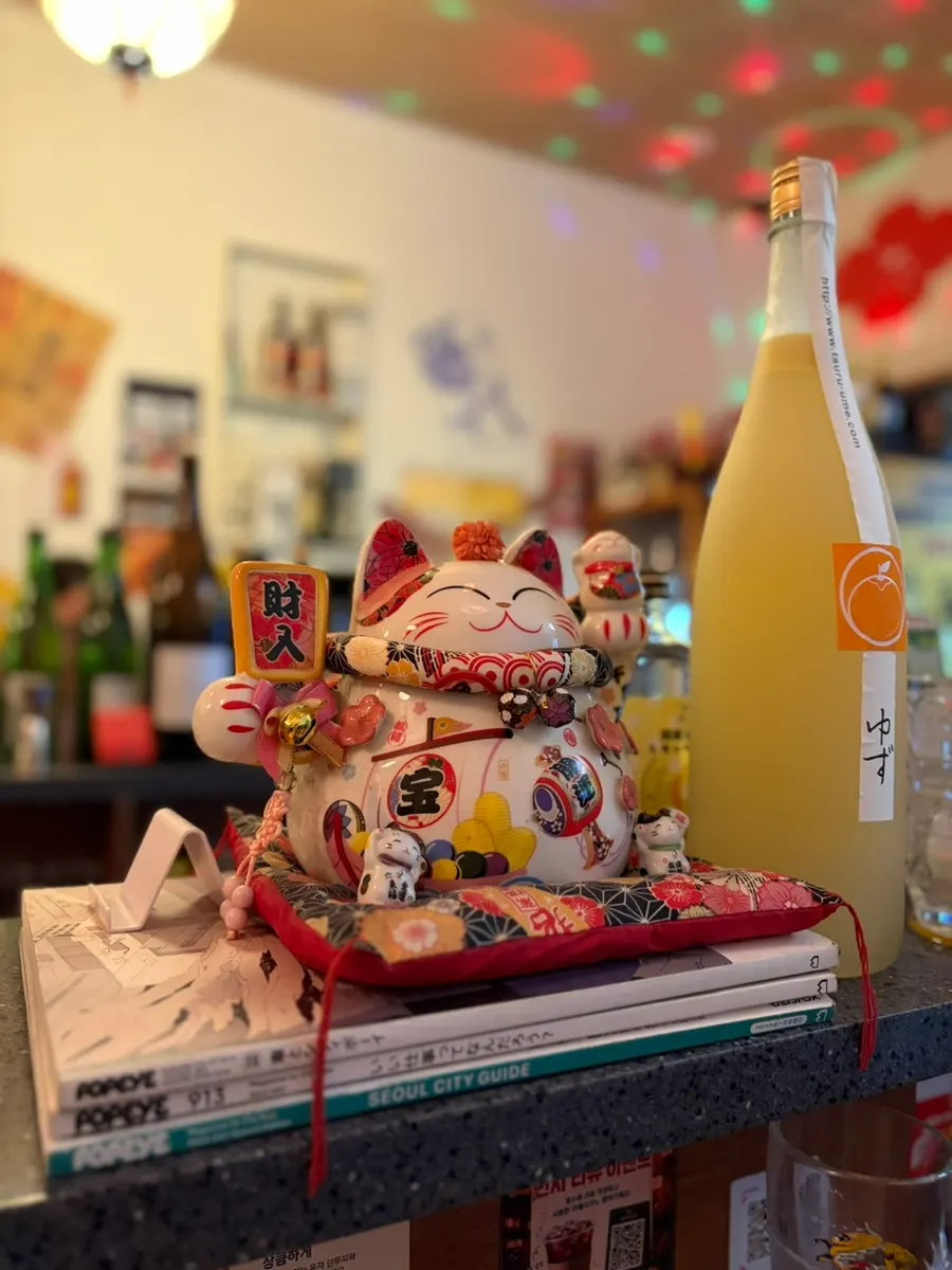 A glass of Suntory highball