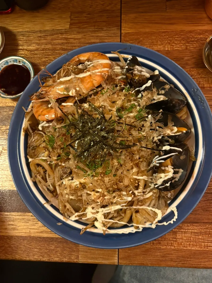 광어회를 올린 소금김밥