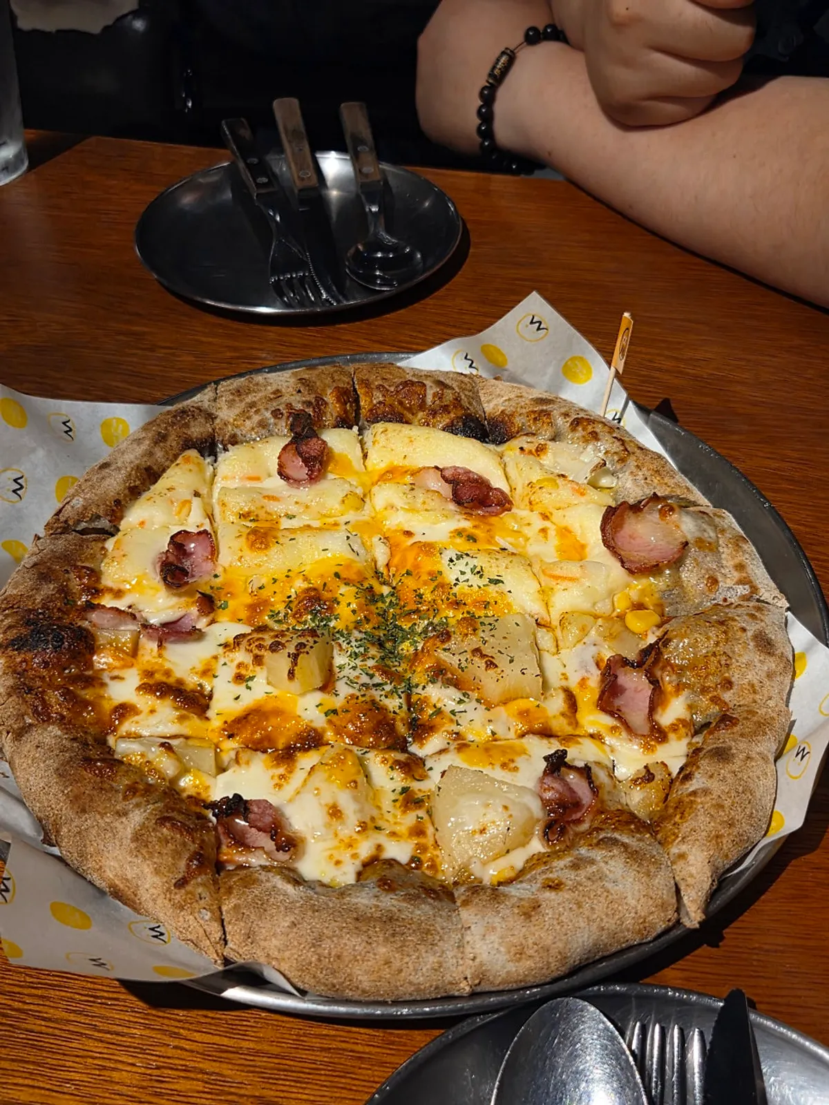 Whole half-and-half pizza with Hawaiian and mashed potato toppings