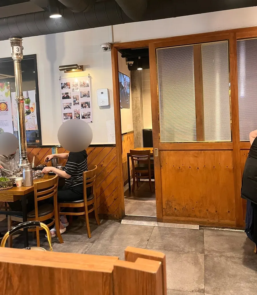 Separate group room with sliding door