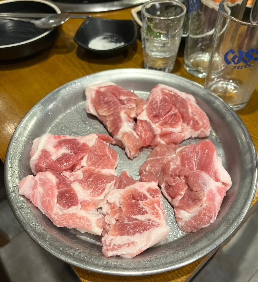A plate of the signature domestic kkodeulsal