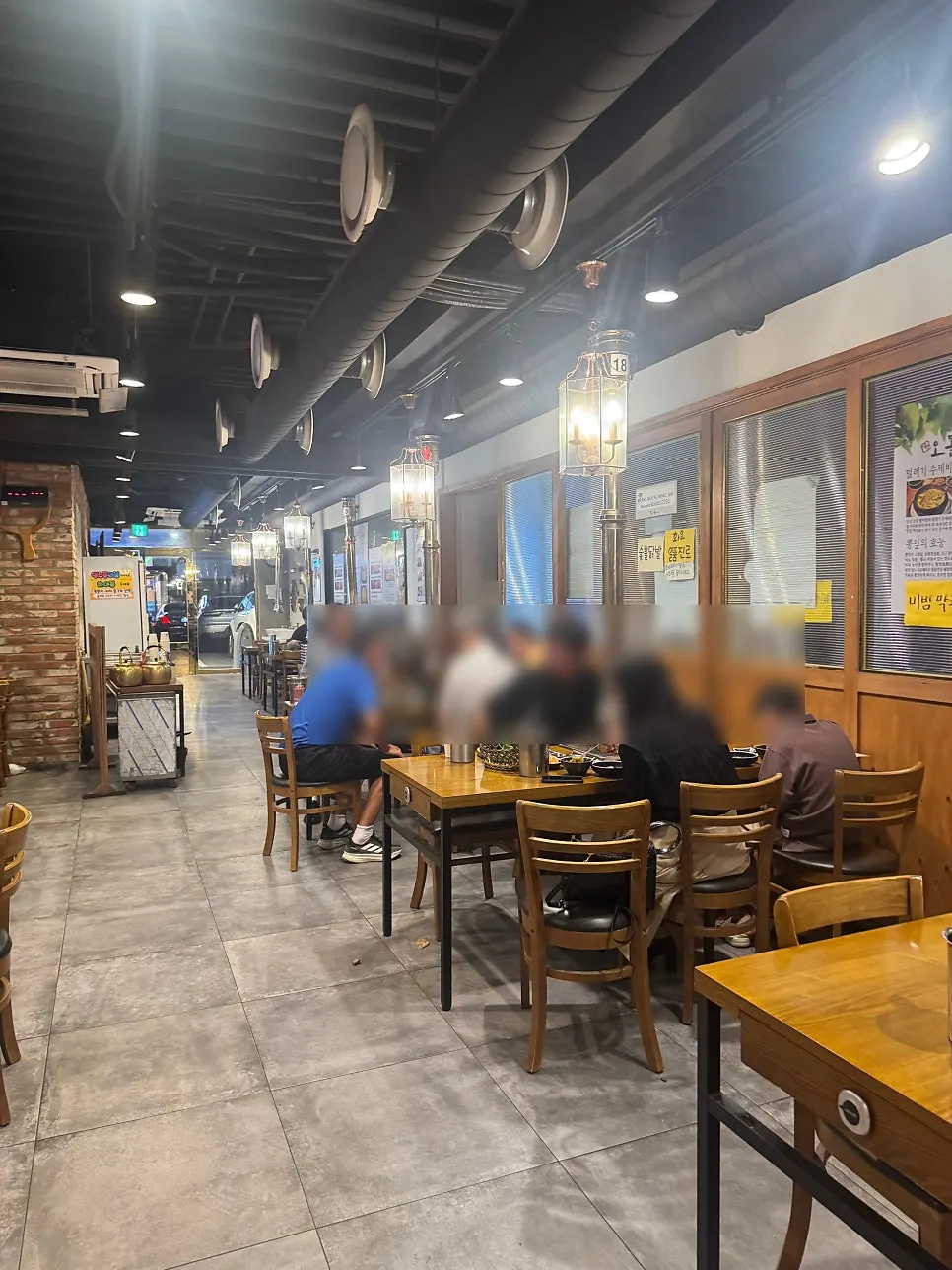단체 이용 가능한 룸 좌석