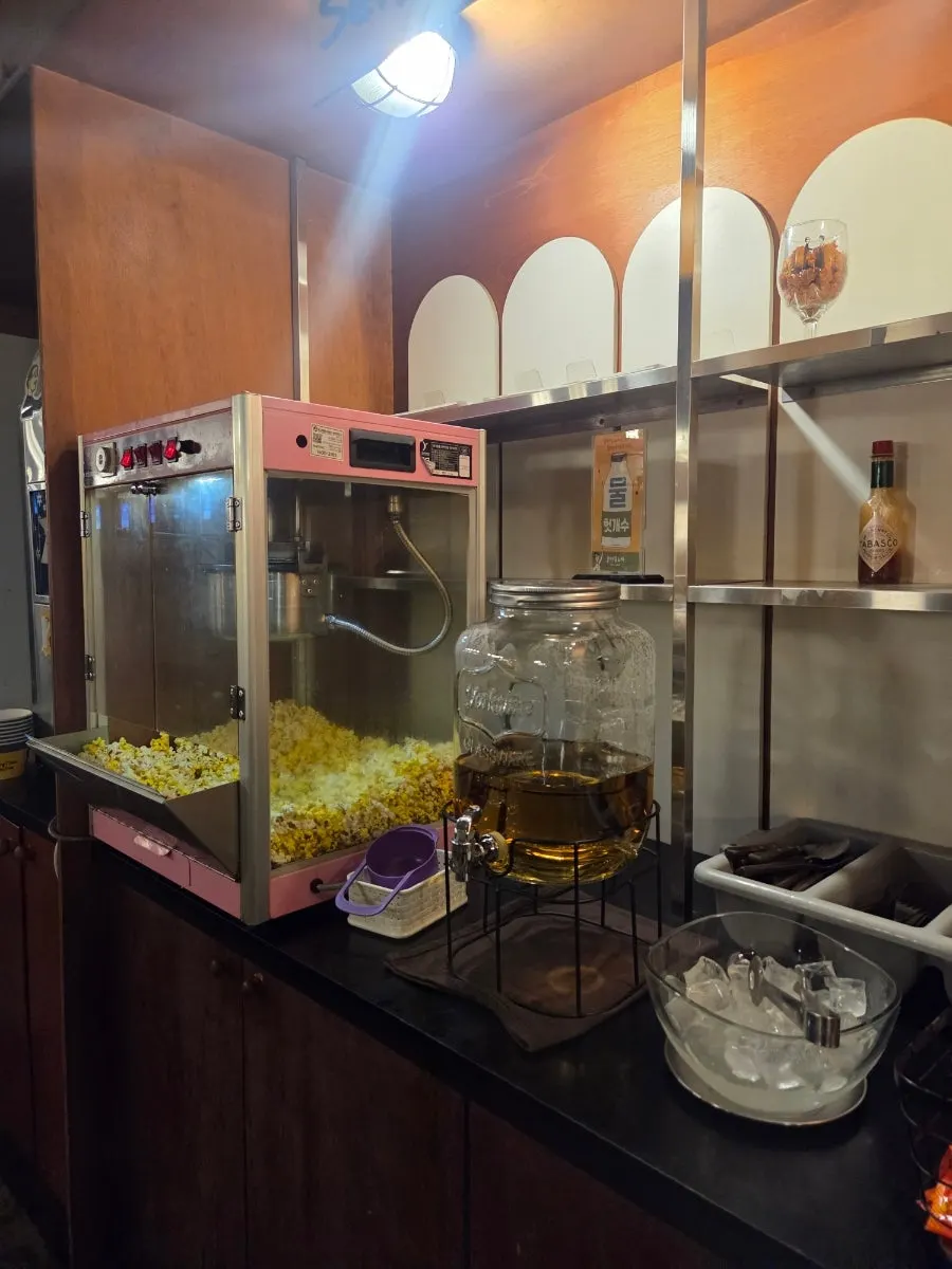 Self-pour beer machines for lagers and ales