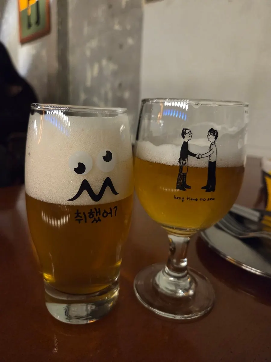 Self-bar tableware and beer setup