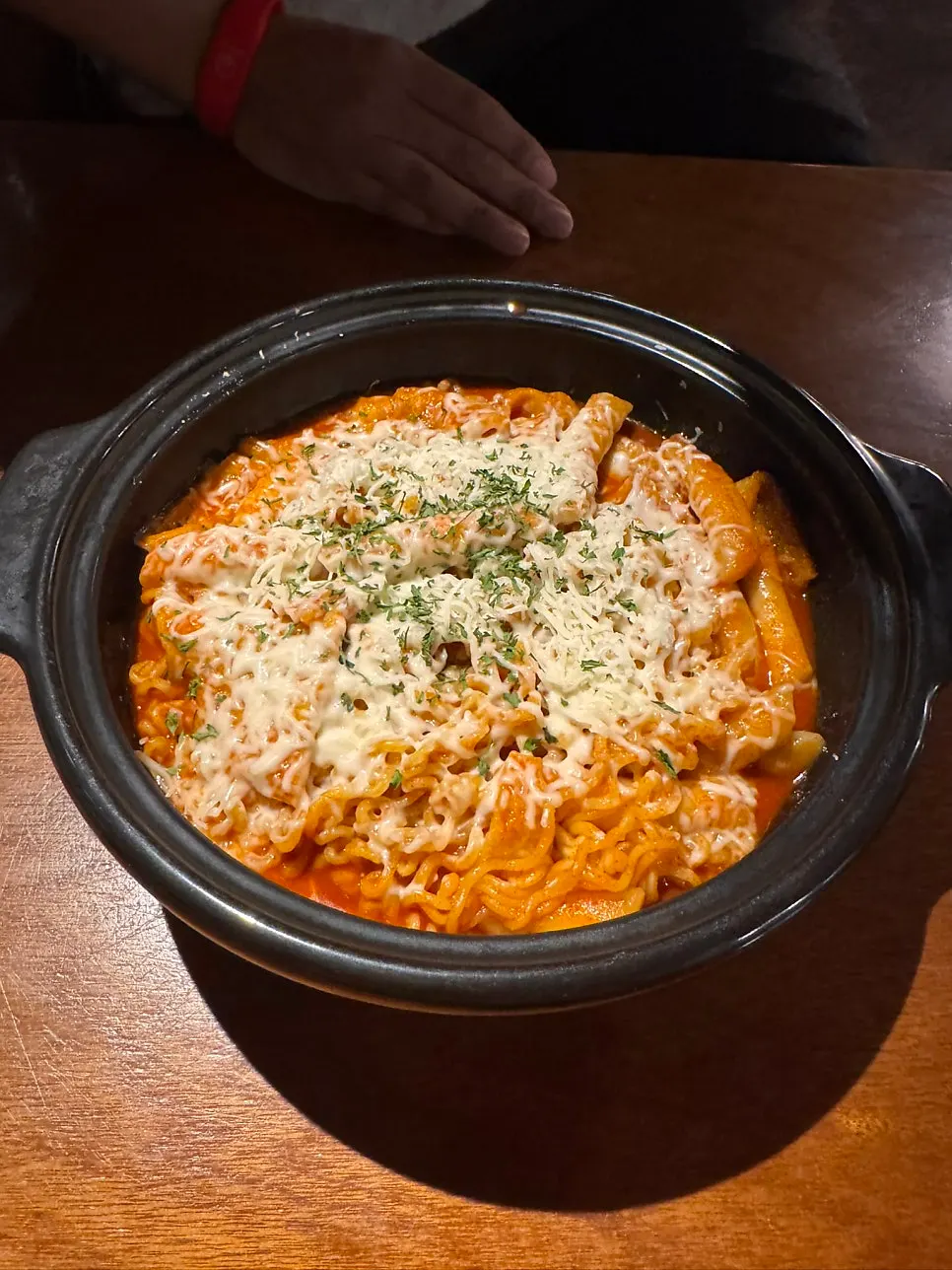 Cheese ratbokki dengan keju melimpah