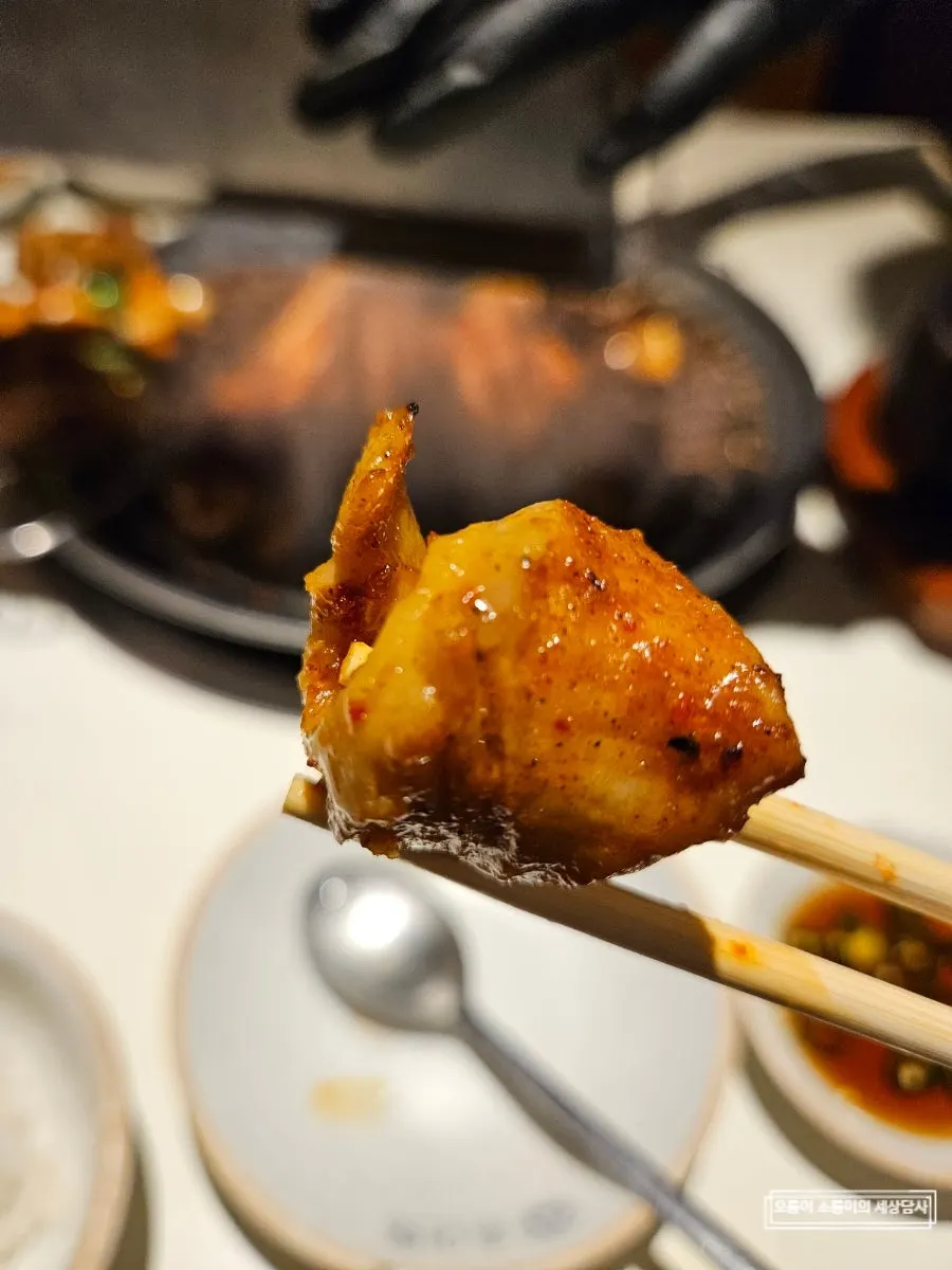 A piece of Chodaechang's daechang packed with fat