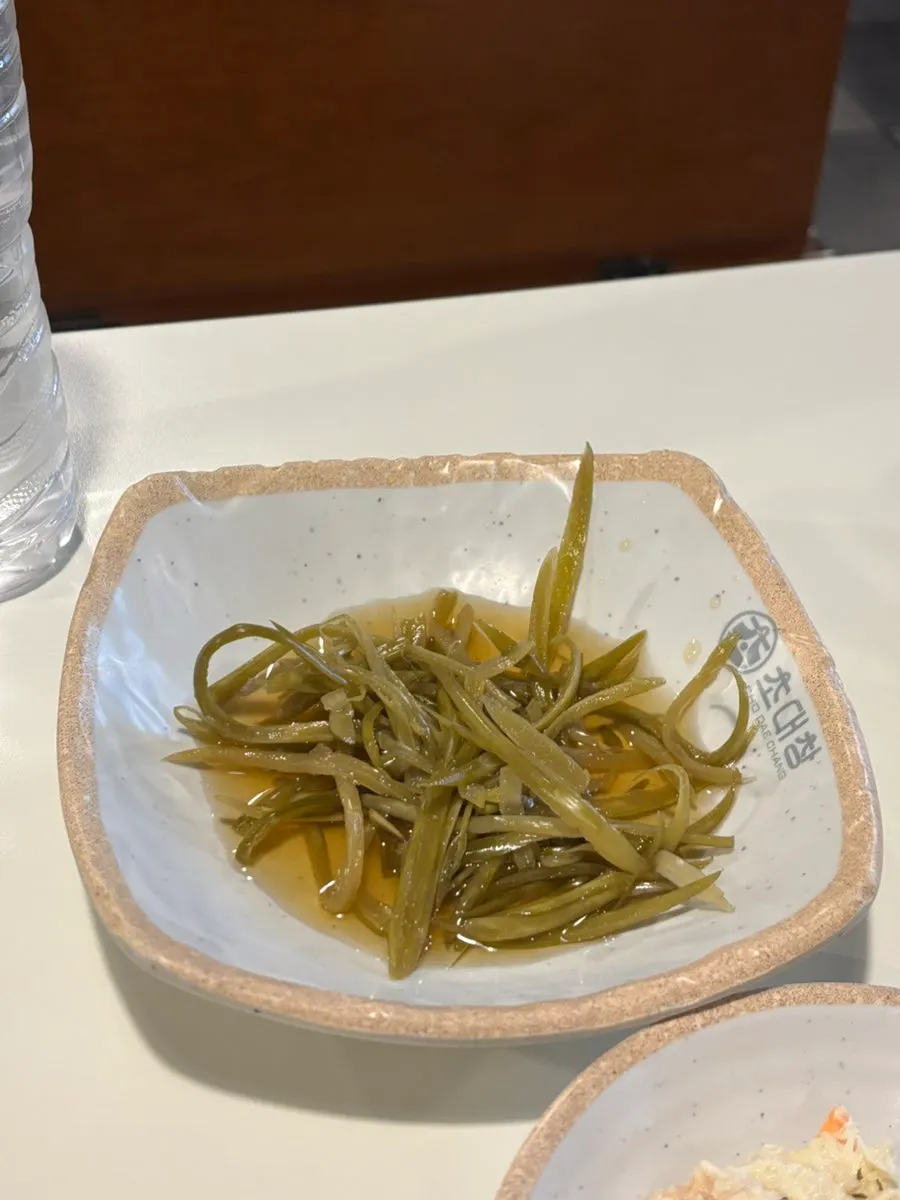 매콤한 겉절이 밑반찬 접시