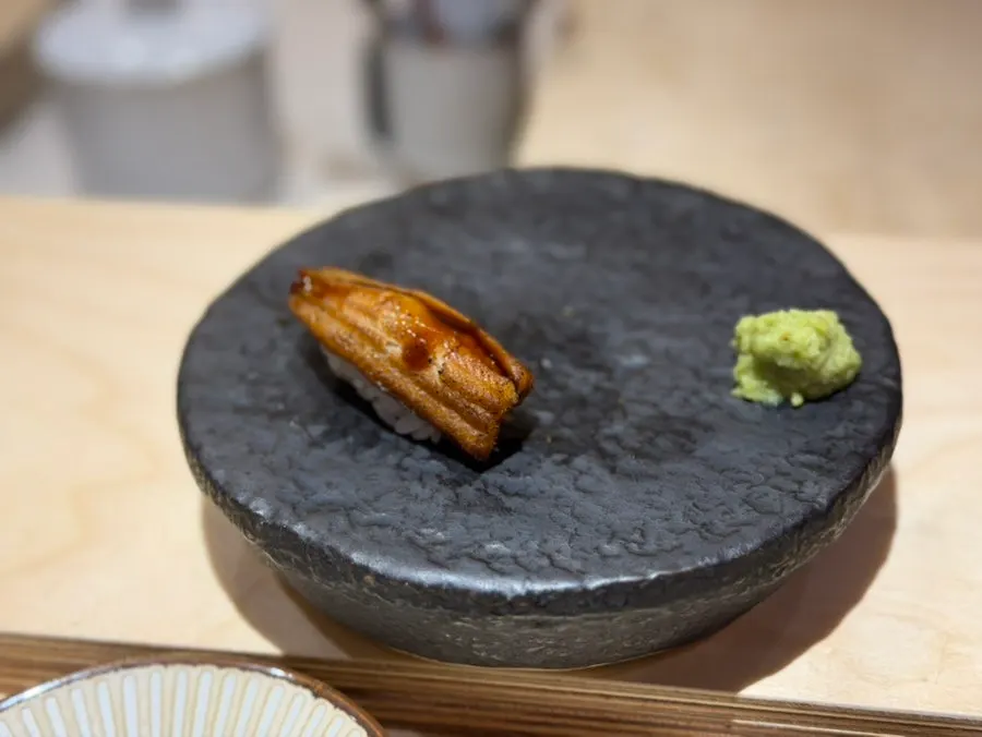 시소와 초생강을 곁들인 고등어초밥