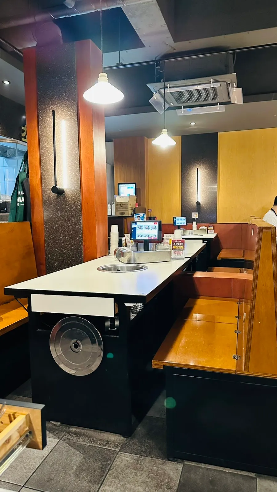Corkage and reservation discount information at Chodaechang Dangsan Station