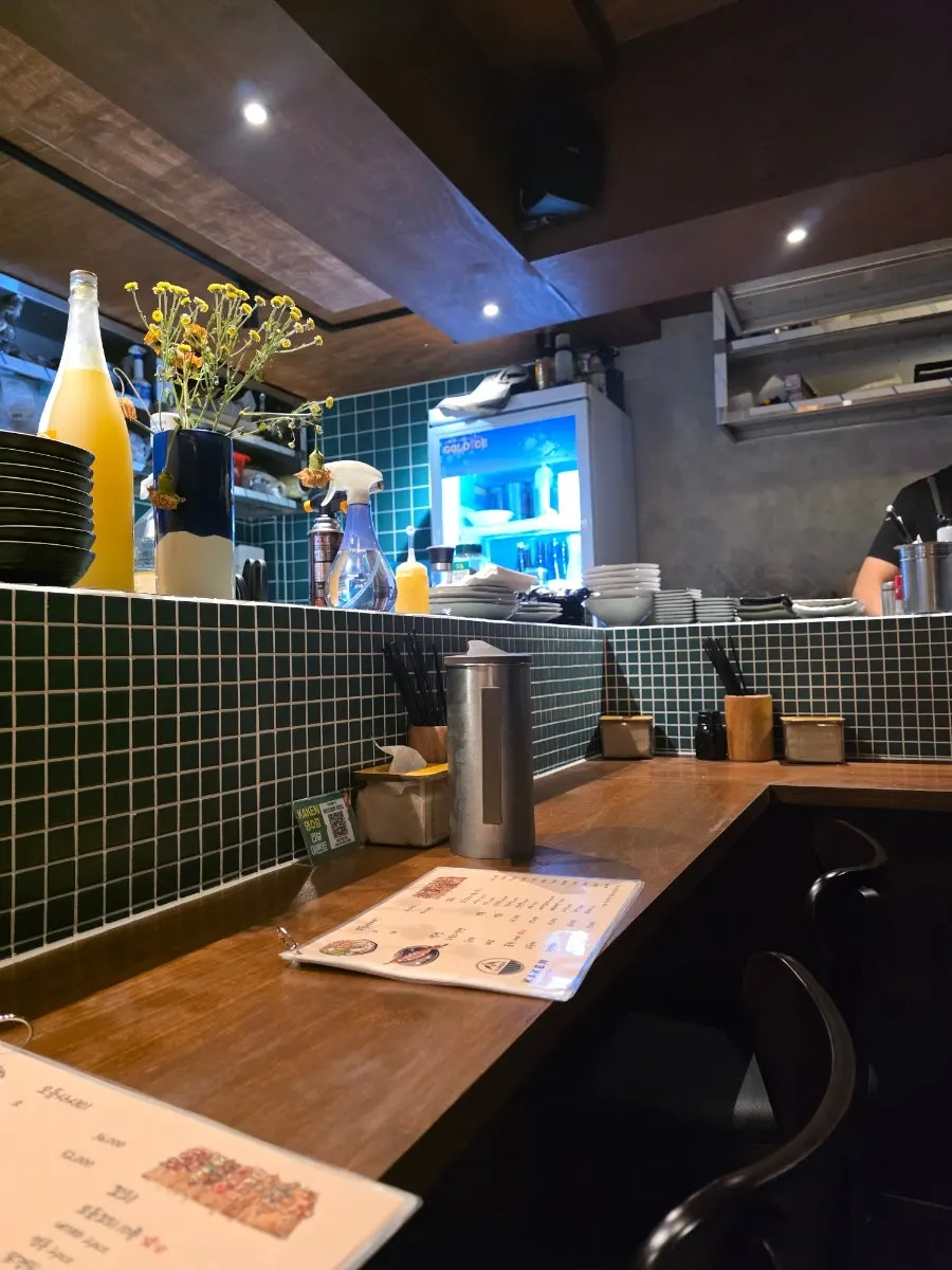 카켄 바 좌석 공간