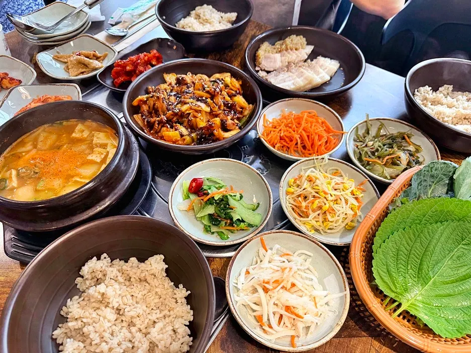 함께 나온 얼큰한 된장찌개