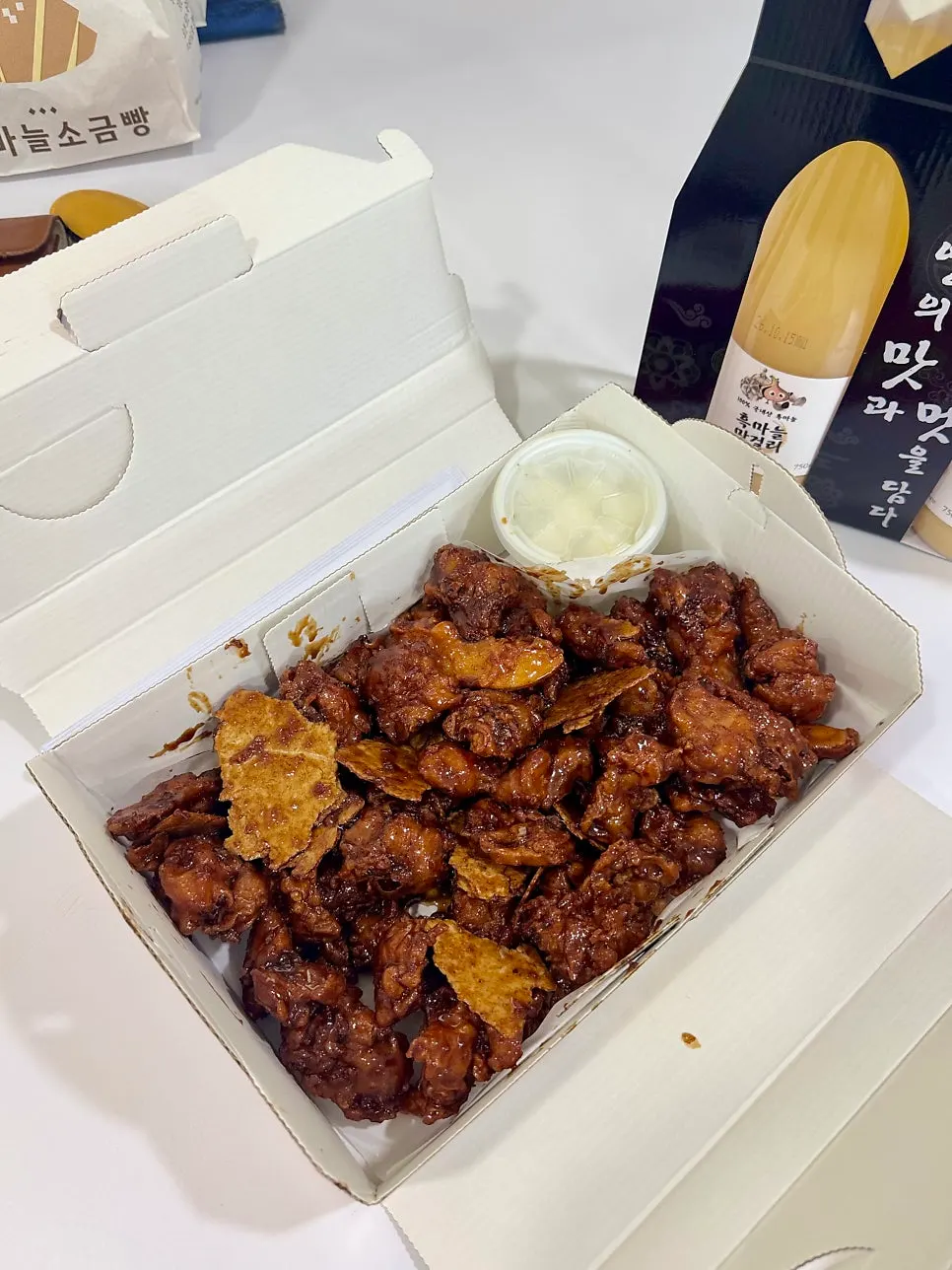 개봉한 흑마늘 누룽지 닭강정