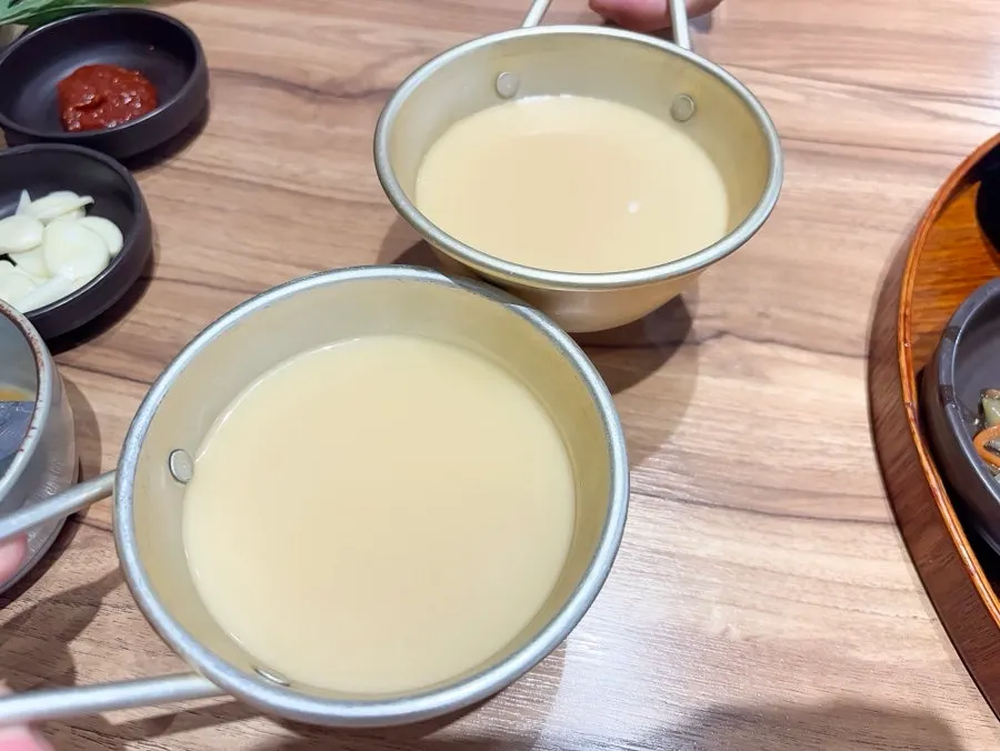 Black garlic makgeolli with a clean finish