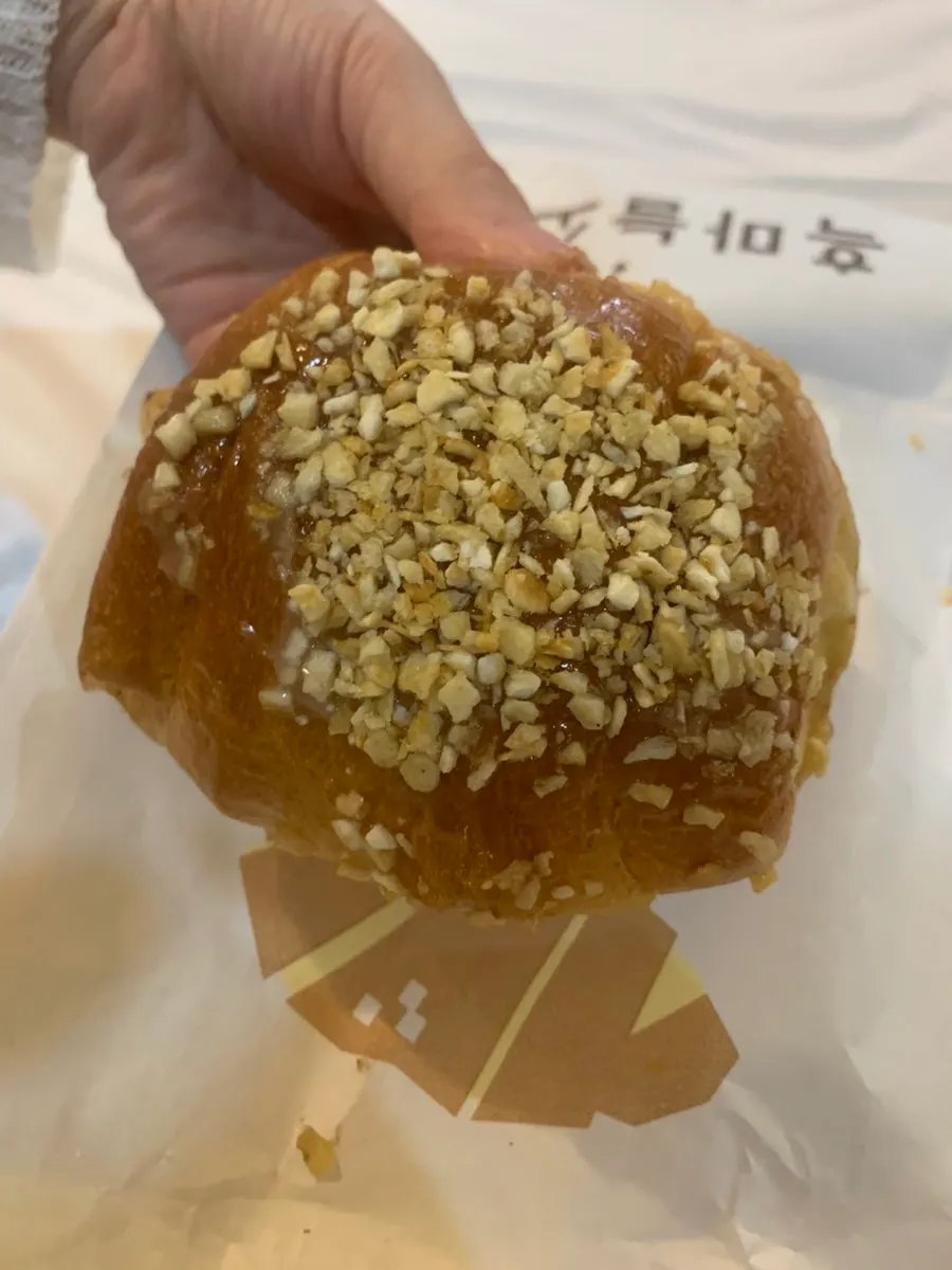 버터 풍미가 진한 오리지널 소금빵