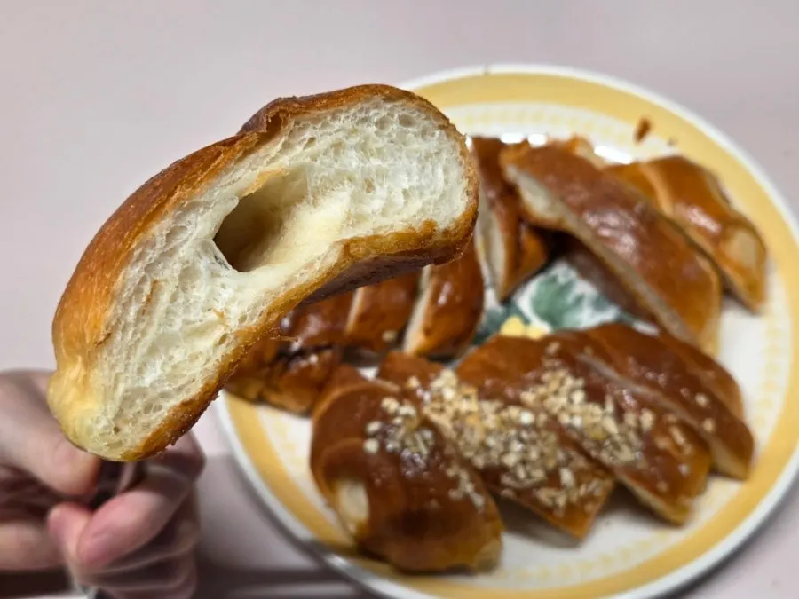 흑마늘 소금빵과 후식