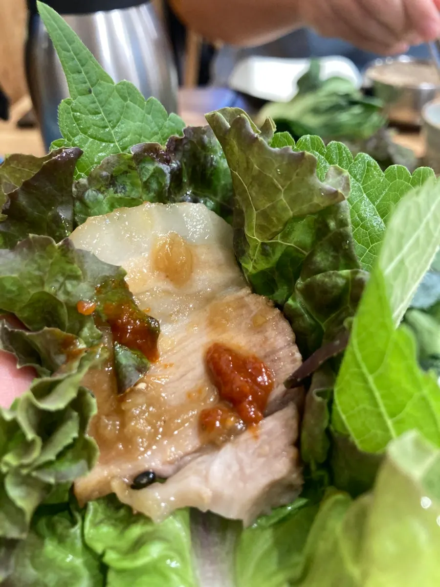 Canh doenjang cay cùng rau cuốn