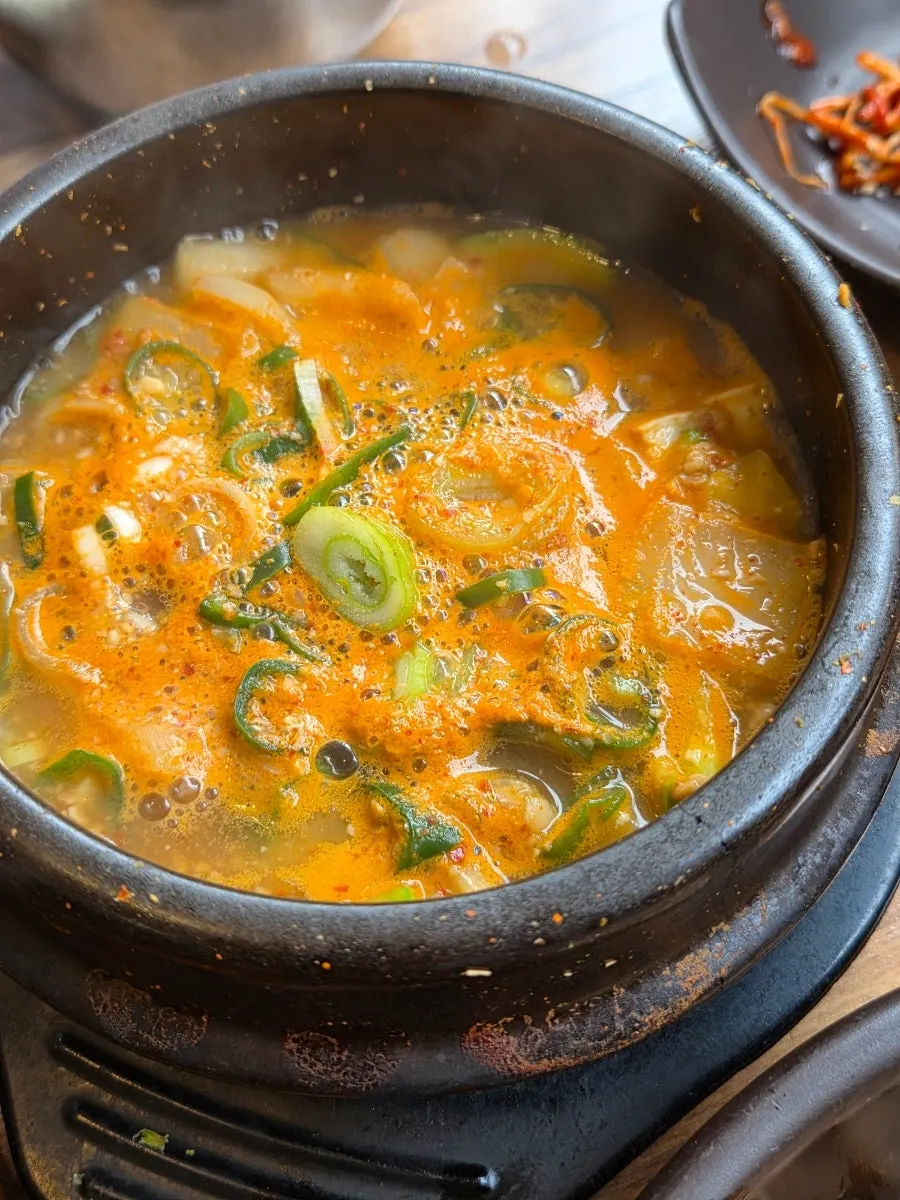 함께 나온 된장찌개