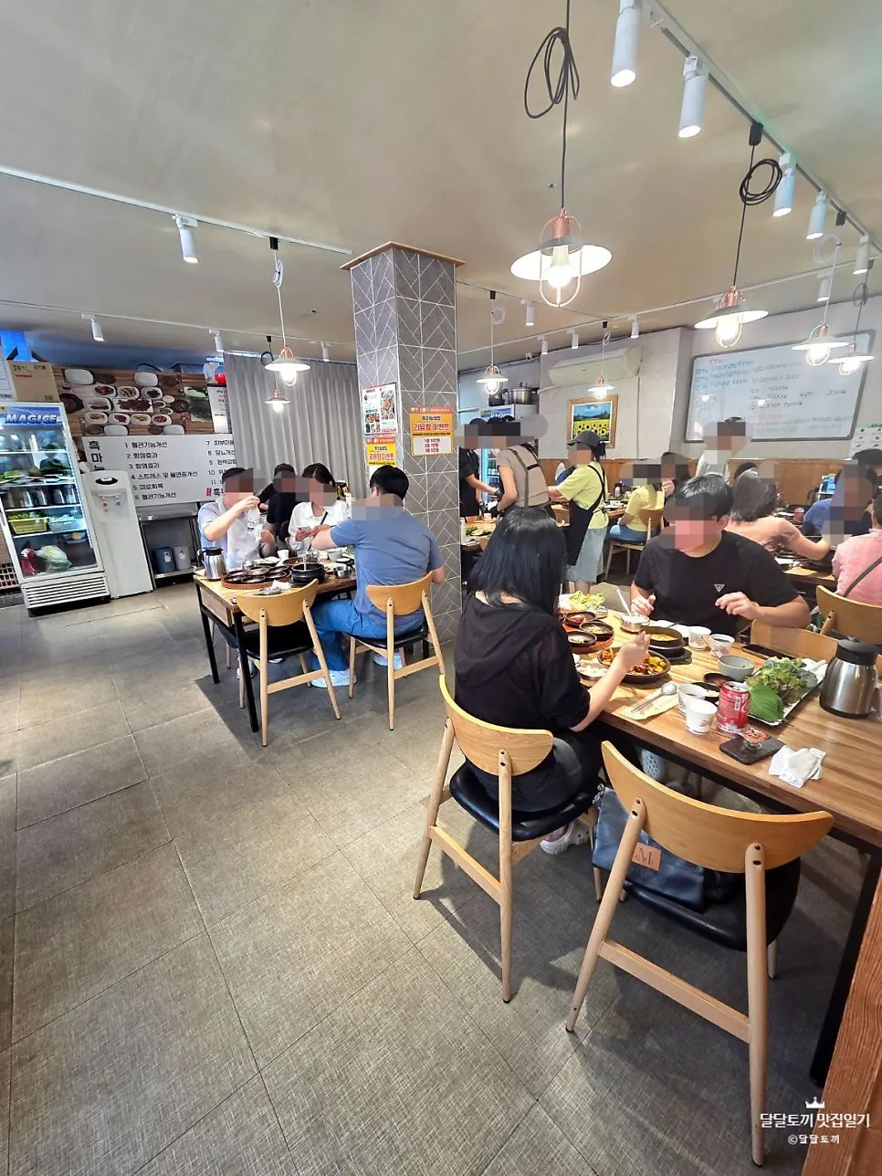 丹陽黒にんにくサムパプの店内座席
