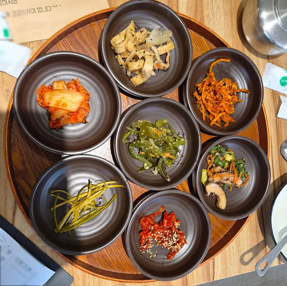 제육 수육 쌈밥 기본 반찬
