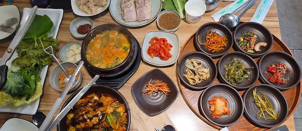 흑마늘 쌈밥 한 상 구성