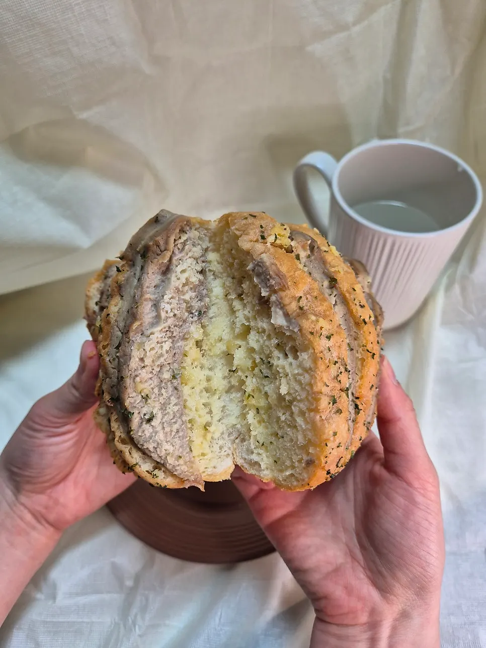 흑마늘 크림치즈 마늘빵 속