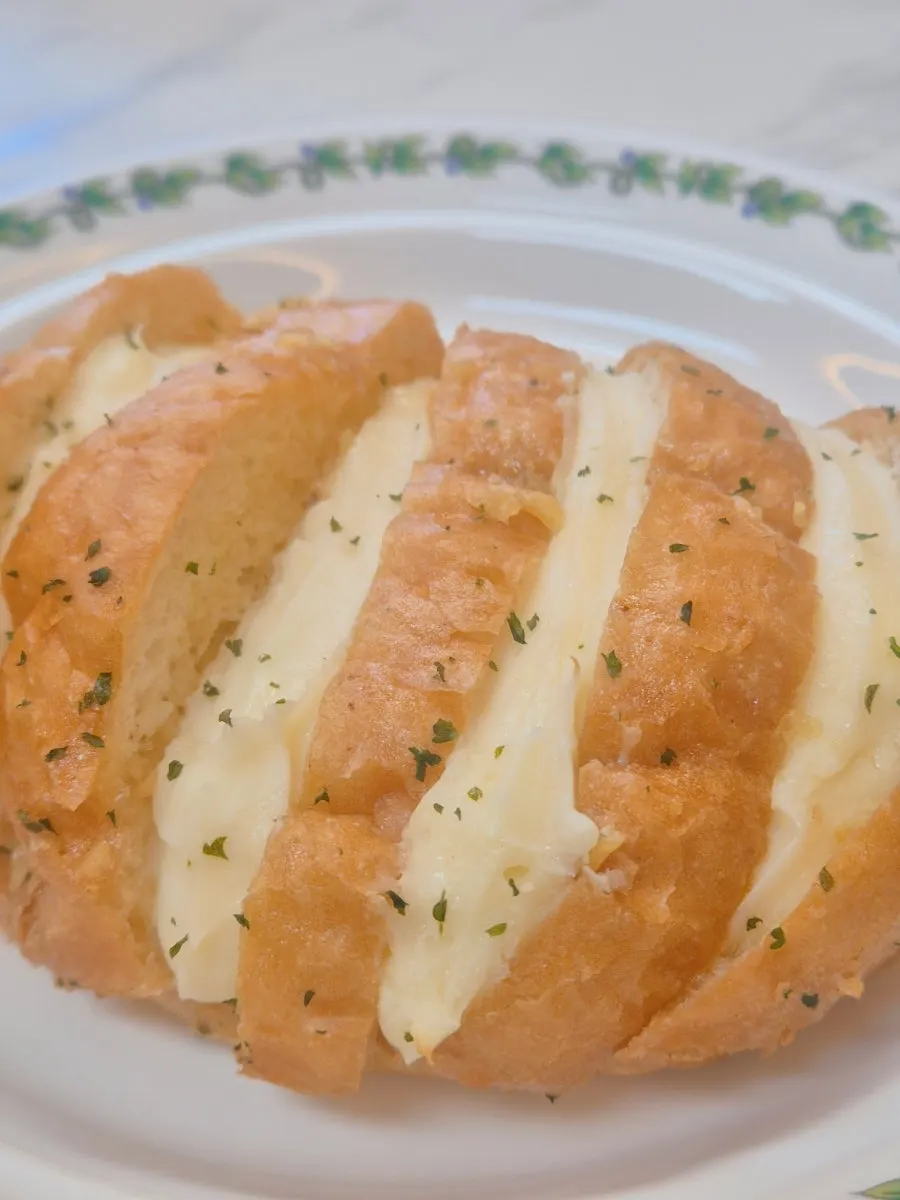 단빵제빵소 마늘빵 세트 마무리 컷