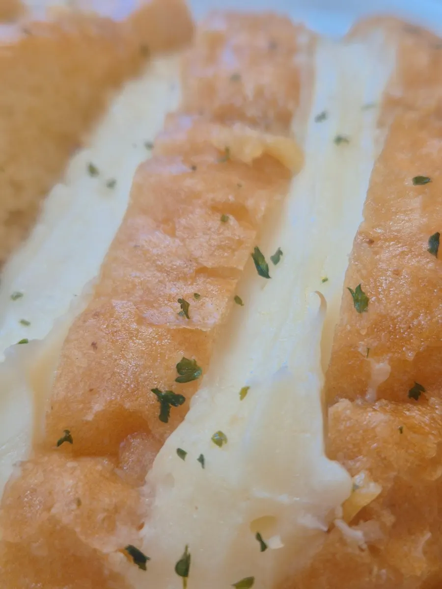 네 가지 맛 마늘빵 비교 컷