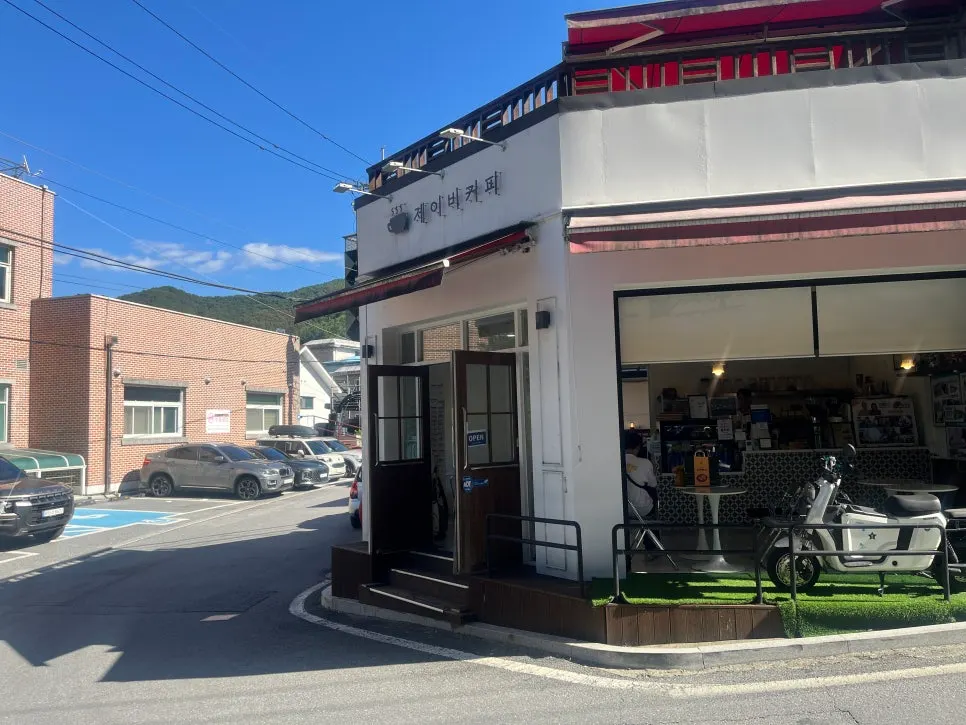 JB Coffee, visited for its Danyang-inspired bingsu menu