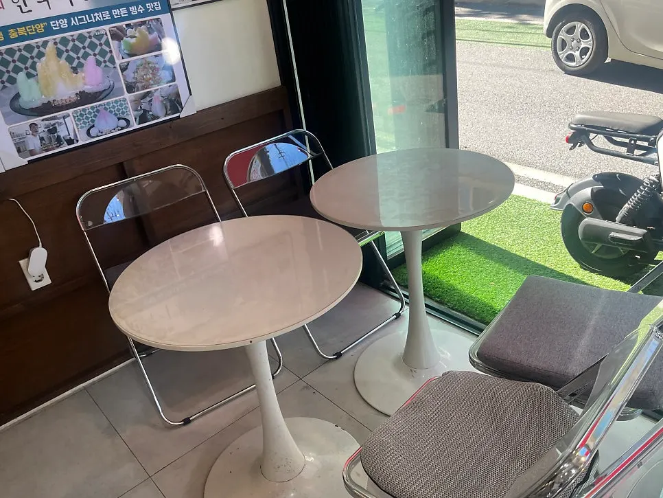 Parking area at JB Coffee